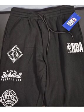 NWT NBA Men’s XL Black Logo Graphic Jogger Sweatpants